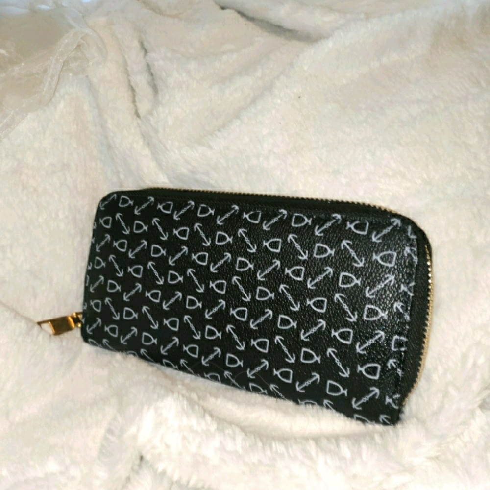 Wallet- zip up style!